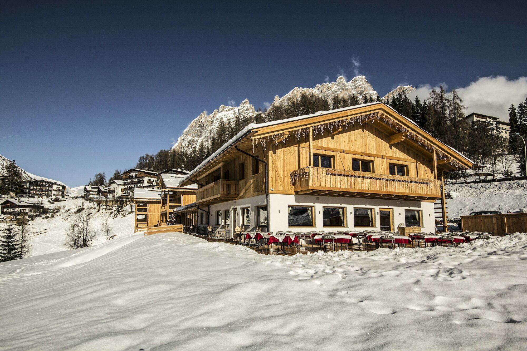 Dolomiti Lodge Alvera Кортина д'Ампецо Екстериор снимка